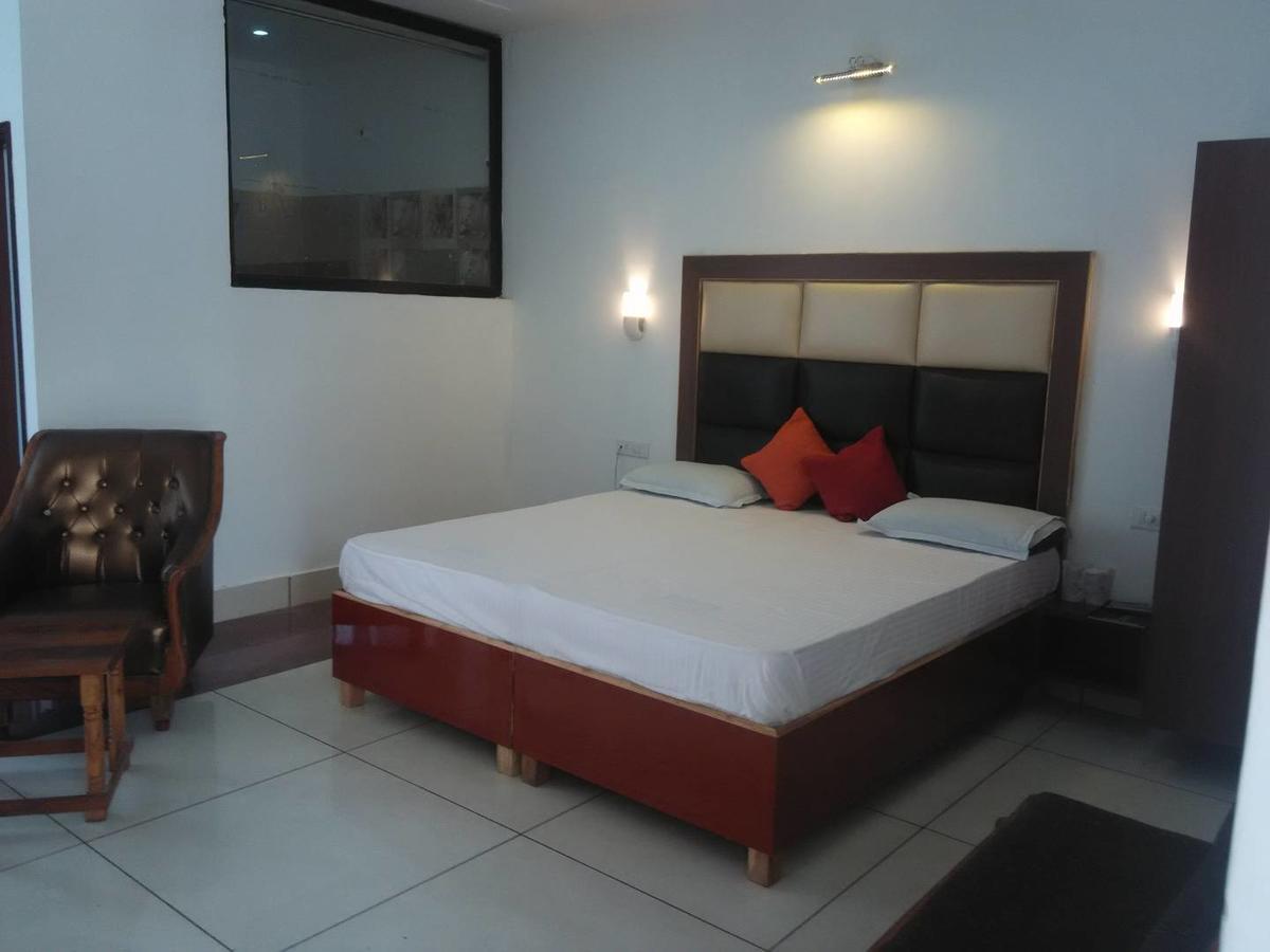 Hotel Kings Retreat Patiala Ngoại thất bức ảnh