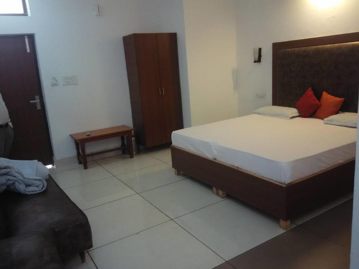 Hotel Kings Retreat Patiala Ngoại thất bức ảnh